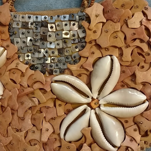 Mido Collection Shell Purse - Picture 3 of 4